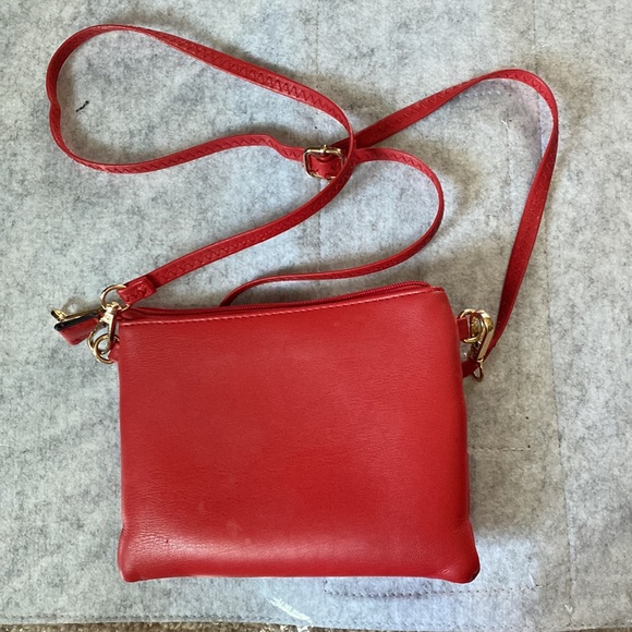 RED Multifunctional Cross Body Bag - Picture 2 of 5